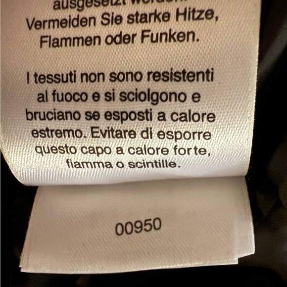 Mountain Hardwear Black Men's Down Jacket (Subzero) - Picture 12 of 13